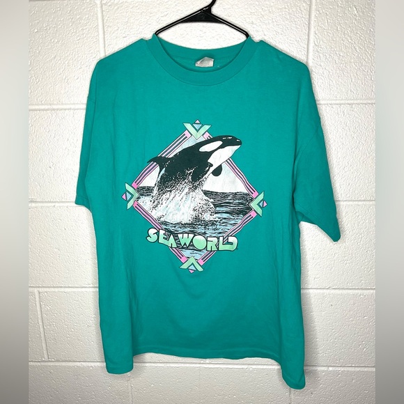 other | Shirts | Vintage Sea World Whale Graphic Tshirt | Poshmark